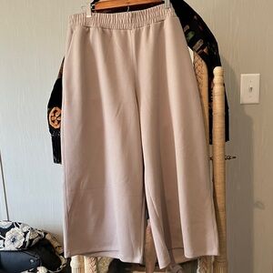 Danskin gaucho ribbed beigeWide-Leg Pants